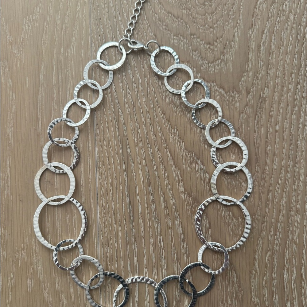 Elegant Silver Circle Link Necklace